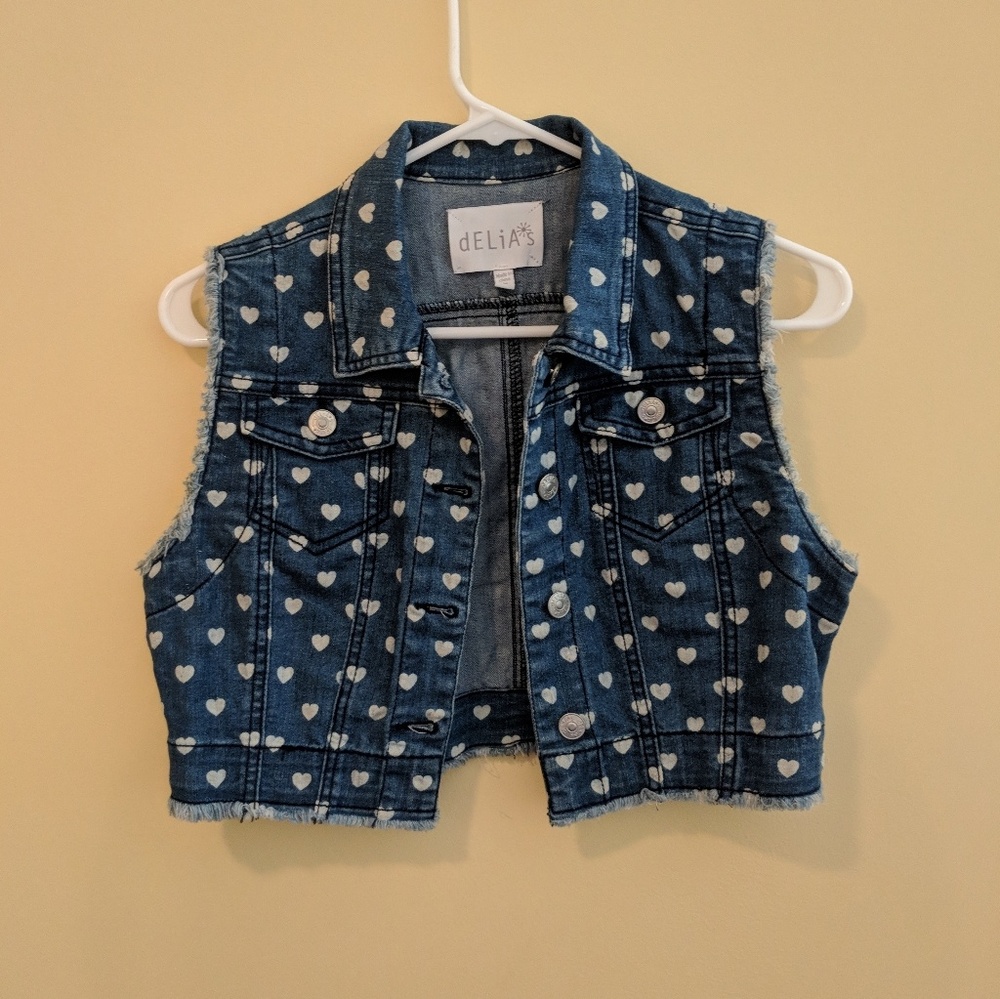 Heart print crop denim vest